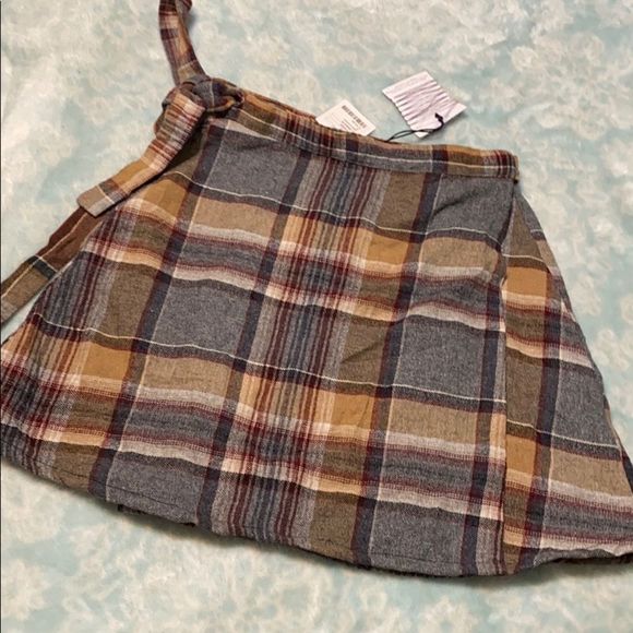 Urban Outfitters wrap skirt - Picture 2 of 5